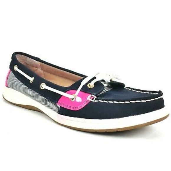 liz claiborne boat shoes